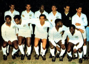 O Santos Futebol Clube é uma das instituições mais emblemáticas e bem-sucedidas do futebol brasileiro.